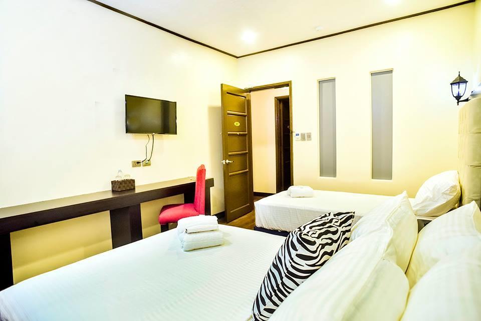 The Ambassador Hotel Tacloban Exteriör bild