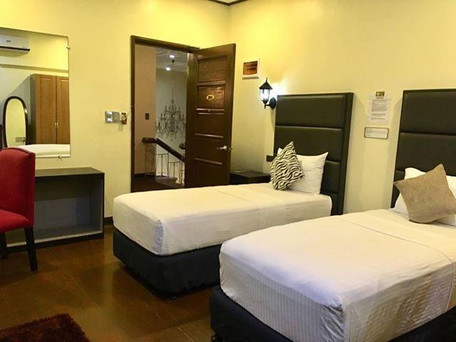 The Ambassador Hotel Tacloban Exteriör bild